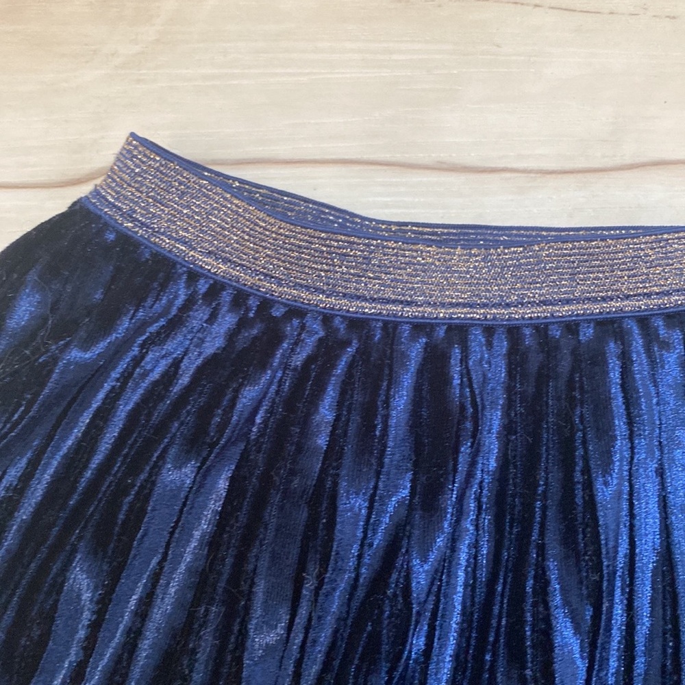 Old Navy Girl Size 8/10 Skirt/Short Bundle. Old Navy Blue Velvet Skirt and - Picture 3 of 13